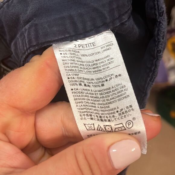 BANANA Republic Navy Blue Eyelet Shorts. Size 2P - Picture 7 of 8